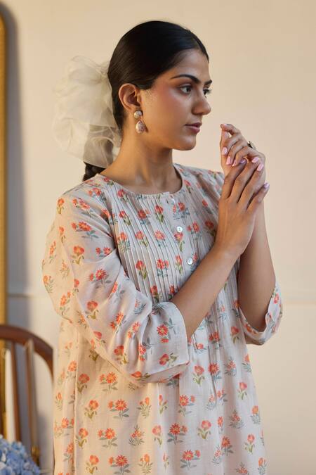 Buy_Juanita By Shubhda_Beige Chanderi Round Neck Floral Print Kurta And Pant Set _Online_at_Aza_Fashions