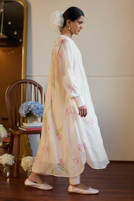 Buy_Juanita By Shubhda_Ivory Chanderi Round Neck Tulip Print Kurta Set _Online_at_Aza_Fashions