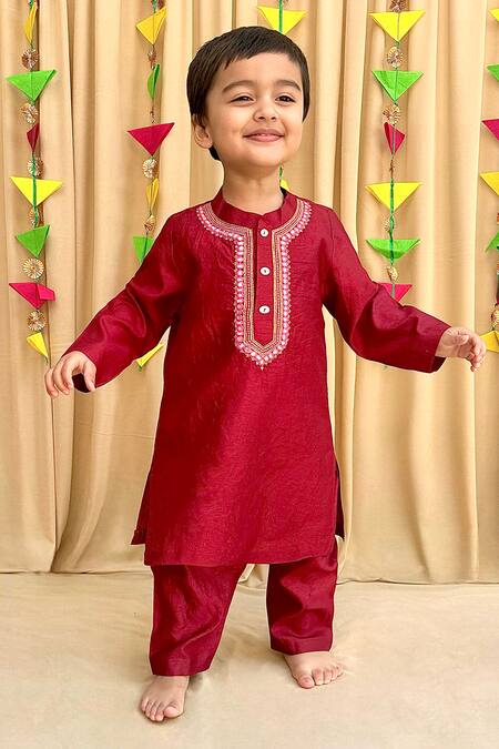 Byb Premium_Maroon Silk Mirrors, Zari Embroidered Kurta Set _at_Aza_Fashions