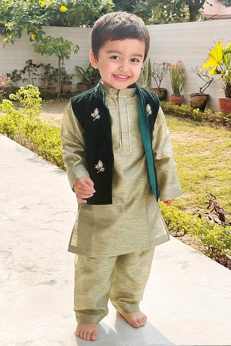 Shop Byb Premium Green Silk Embroidery, Gota Patti Bundi Kurta Set Online at Aza Fashions Shop_Byb Premium_Green Silk Embroidery, Gota Patti Bundi Kurta Set _Online_at_Aza_Fashions