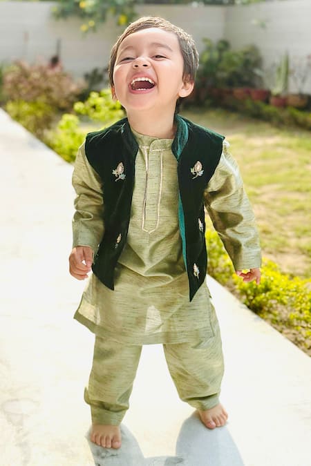 Byb Premium Gota Embroidered Bundi Kurta Set 