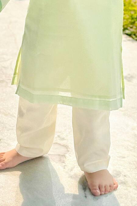 Byb Premium Green Chanderi Embroidery Thread Kurta Set Online at Aza Fashions Byb Premium_Green Chanderi Embroidery Thread Kurta Set_Online_at_Aza_Fashions