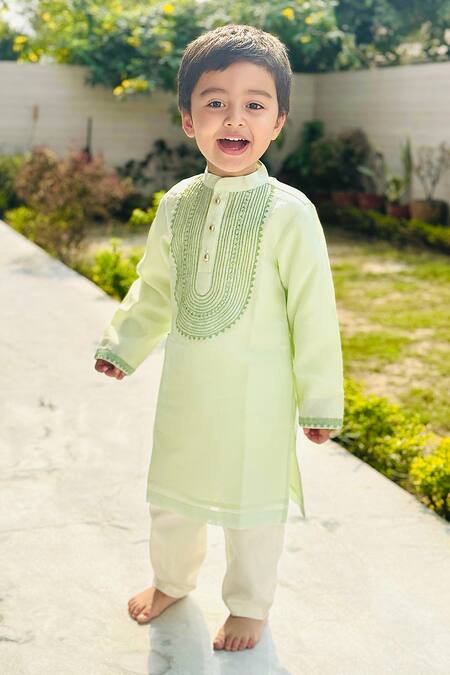 Shop Byb Premium Green Chanderi Embroidery Thread Kurta Set at Aza Fashions Shop_Byb Premium_Green Chanderi Embroidery Thread Kurta Set_at_Aza_Fashions