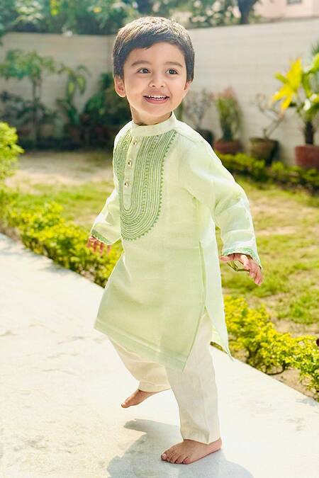 Buy Byb Premium Green Chanderi Embroidery Thread Kurta Set Online at Aza Fashions Buy_Byb Premium_Green Chanderi Embroidery Thread Kurta Set_Online_at_Aza_Fashions