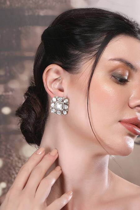 Auraa Trends_White Stones Square Kundan Stud Earrings _at_Aza_Fashions