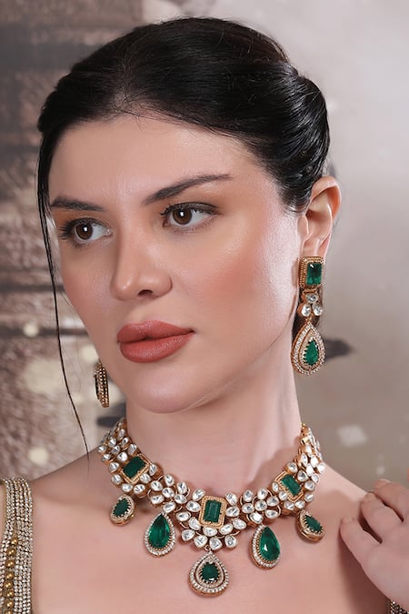 Buy_Auraa Trends_Green Crystals Kundan Necklace Set 