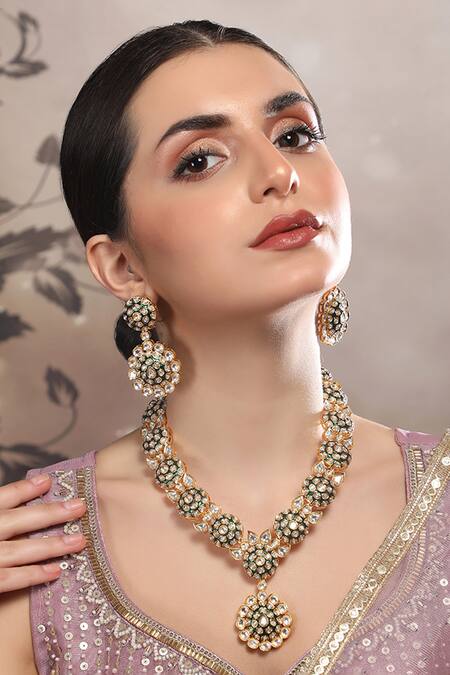 Shop Auraa Trends Green Crystals, Zari Kundan Floral Necklace Set Shop_Auraa Trends_Green Crystals, Zari Kundan Floral Necklace Set