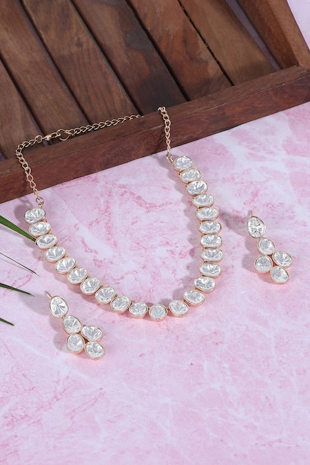 Auraa Trends Kundan Embellished Necklace & Earring Set 