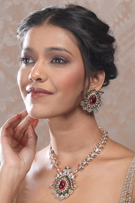 Auraa Trends Kundan Stone Embellished Necklace Set 
