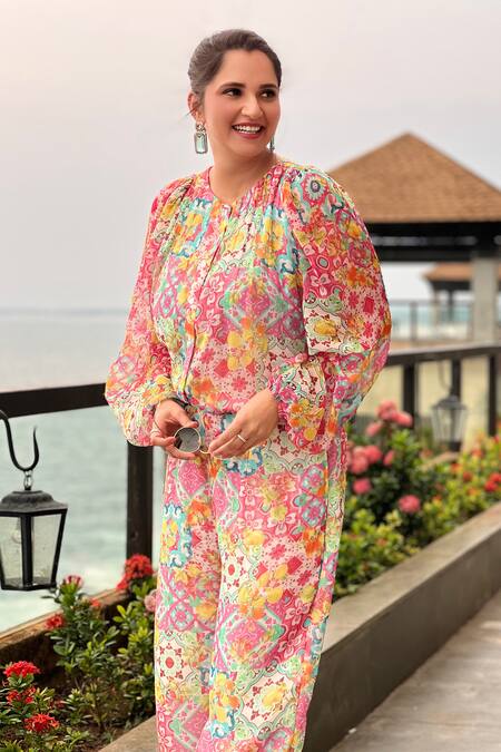 Buy_Ewoke_White Crepe Round Neck Lemon Burst Print Flared Top With Pant 