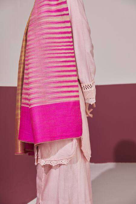 Buy SHAZA Fuchsia Pink Ikkat Reversible Stole Online at Aza Fashions Buy_SHAZA_Fuchsia Pink Ikkat Reversible Stole _Online_at_Aza_Fashions