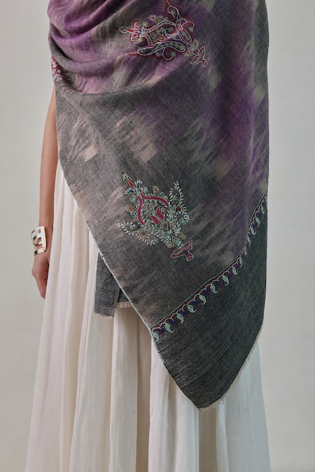 Buy_SHAZA_Purple Geometric Woven Pashmina Stole _Online_at_Aza_Fashions