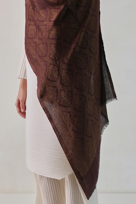 Buy SHAZA Brown Jharokha Pattern Reversible Stole Online at Aza Fashions Buy_SHAZA_Brown Jharokha Pattern Reversible Stole _Online_at_Aza_Fashions
