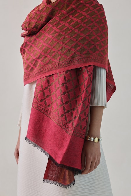 Buy_SHAZA_Red Cherry Zari Woven Reversible Stole_Online_at_Aza_Fashions
