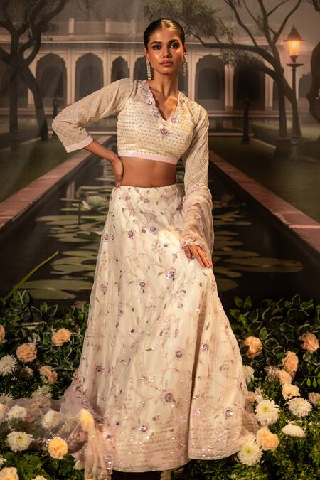 Buy_Bandhani_Ivory Organza Sequins, Beads V-neck Floral Embroidered Lehenga Set 