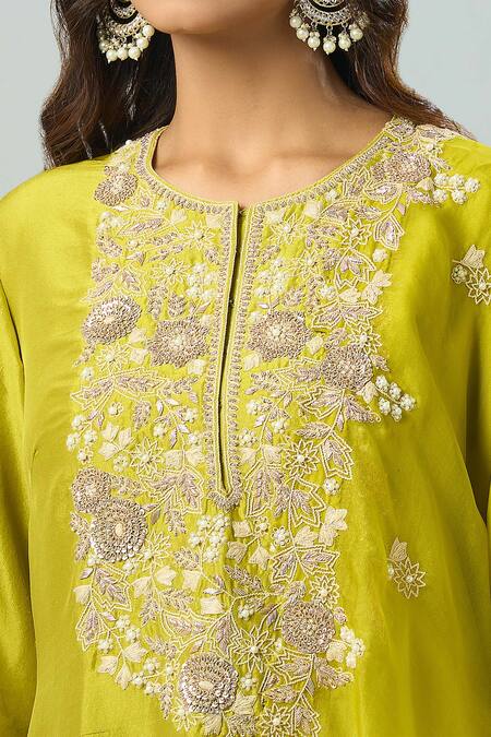 Shop Prisho Green Embroidery Round Neck Resham Kurta Set Online at Aza Fashions Shop_Prisho_Green Embroidery Round Neck Resham Kurta Set _Online_at_Aza_Fashions