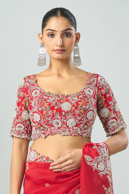 Buy_Prisho_Red Embroidery Round Neck Floral Saree Set 