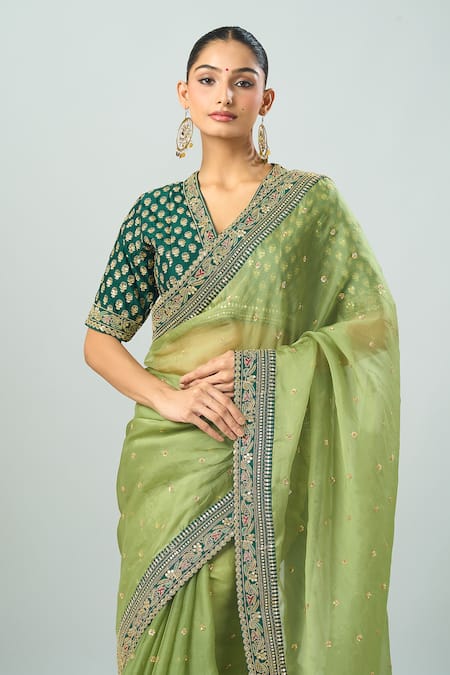Buy_Azeera_Green Embroidery, Sequins V-neck Floral Saree Set 