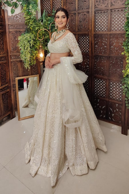 Buy_Amaltas Couture_Off White Net Diamonds, Embroidery, Sequins, Cut Cutdana Bridal Lehenga Set _Online_at_Aza_Fashions