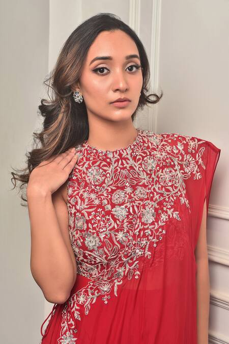 Buy_Sunita Bhandari_Red Organza, Viscose Sequins, Zari, Beads Round Neck Embroidered Lehenga Set 