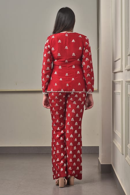 Sunita Bhandari Floral Cutdana Embroidered Kurta Set 