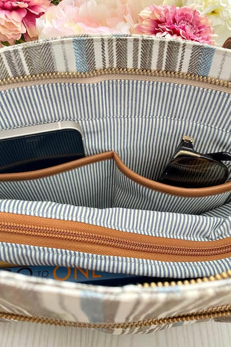 Amyra_Multi Color Multicolored Striped Tote Bag _Online_at_Aza_Fashions