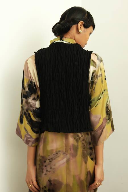 Shop OFRIDA Black Gingham, Silk Fabric Flowers, Cut 3d Bud Rose Jacket And Printed Kurta Set at Aza Fashions Shop_OFRIDA_Black Gingham, Silk Fabric Flowers, Cut 3d Bud Rose Jacket And Printed Kurta Set_at_Aza_Fashions