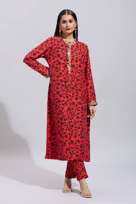 Shop Anamika Khanna Coral Cotton, Chiffon Beads, Sequins Round Neck Embroidered Kurta Set Online at Aza Fashions Shop_Anamika Khanna_Coral Cotton, Chiffon Beads, Sequins Round Neck Embroidered Kurta Set_Online_at_Aza_Fashions