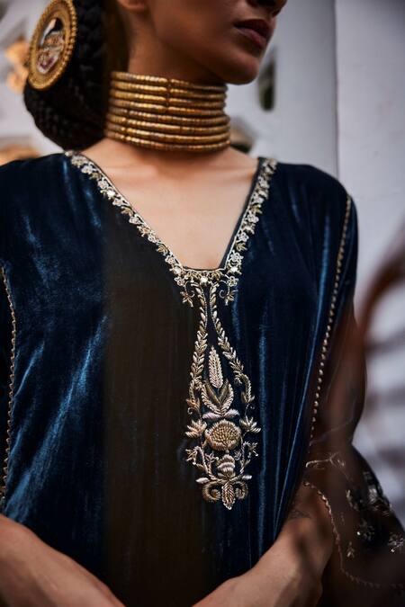 Saahiil Kapoor_Green Velvet Sequins, Beads V-neck Antara Zardozi Embroidered Kurta With Pant _Online_at_Aza_Fashions