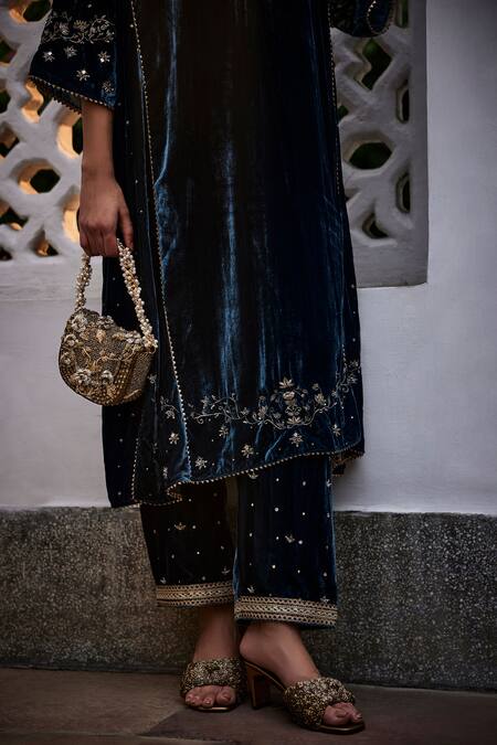 Shop_Saahiil Kapoor_Green Velvet Sequins, Beads V-neck Antara Zardozi Embroidered Kurta With Pant _Online_at_Aza_Fashions