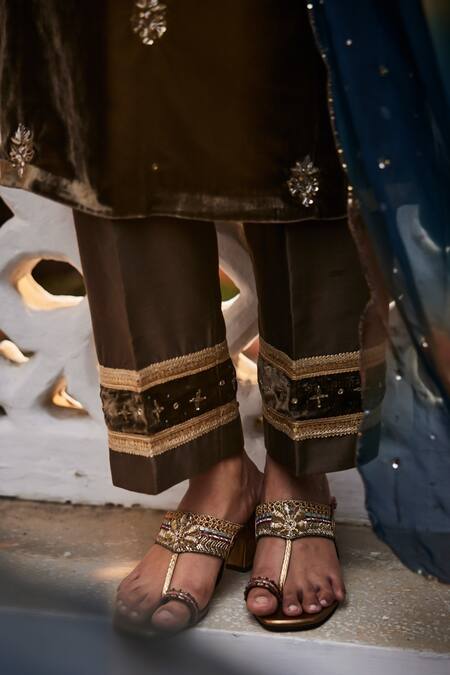 Saahiil Kapoor Gold Velvet, Cotton, Organza Cut Work, Embroidery Split Aqsa Zardozi Kurta Set at Aza Fashions Saahiil Kapoor_Gold Velvet, Cotton, Organza Cut Work, Embroidery Split Aqsa Zardozi Kurta Set _at_Aza_Fashions