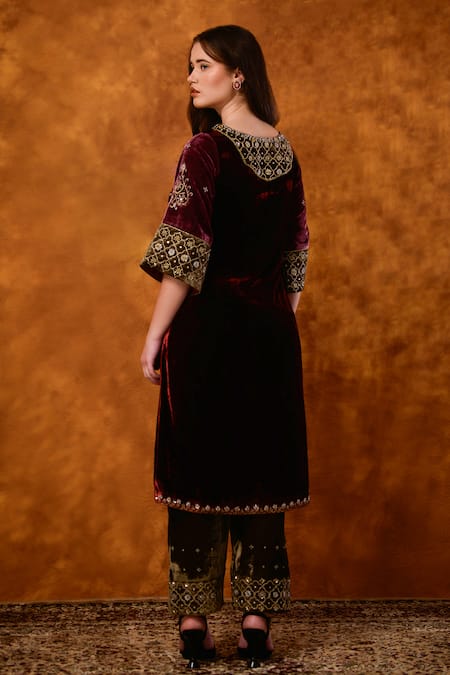 Shop Saahiil Kapoor Maroon Velvet, Organza Sequins, Zari, Embroidery Round Neck Gulnaaz Kurta Set at Aza Fashions Shop_Saahiil Kapoor_Maroon Velvet, Organza Sequins, Zari, Embroidery Round Neck Gulnaaz Kurta Set _at_Aza_Fashions