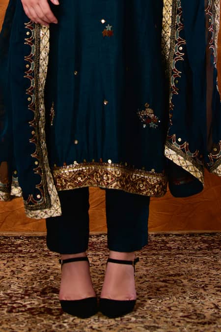 Buy Saahiil Kapoor Green Silk, Organza, Cotton Zari, Sequins, Embroidery Nora Zardozi Kurta Set Online at Aza Fashions Buy_Saahiil Kapoor_Green Silk, Organza, Cotton Zari, Sequins, Embroidery Nora Zardozi Kurta Set _Online_at_Aza_Fashions