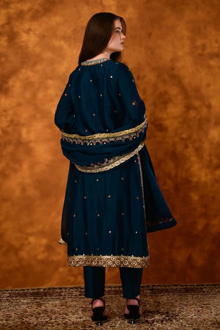 Shop Saahiil Kapoor Green Silk, Organza, Cotton Zari, Sequins, Embroidery Nora Zardozi Kurta Set at Aza Fashions Shop_Saahiil Kapoor_Green Silk, Organza, Cotton Zari, Sequins, Embroidery Nora Zardozi Kurta Set _at_Aza_Fashions