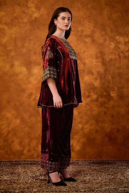 Buy Saahiil Kapoor Maroon Velvet, Organza Embroidery, Sequins, Pakeezah Zardozi Short Anarkali Set Buy_Saahiil Kapoor_Maroon Velvet, Organza Embroidery, Sequins, Pakeezah Zardozi Short Anarkali Set