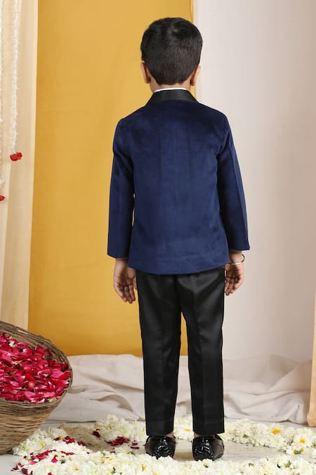 The Little Celebs Solid Shawl Collar Tuxedo Set 