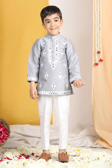 Buy_The Little Celebs_Gray Silk, Crepe, Cotton Mirrors, Embroidery Floral Butti Kurta Set _Online_at_Aza_Fashions