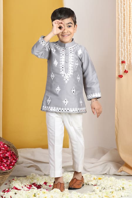 The Little Celebs Floral Butti Kurta Set 