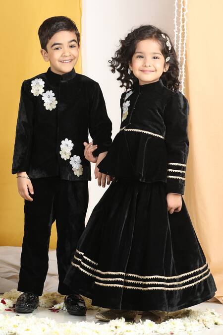 Buy_The Little Celebs_Black Velvet, Crepe Embroidery Floral Sherwani Set 