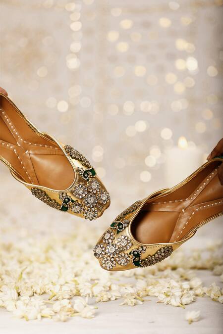 5elements_Gold Stones, Sequins Studded Juttis _Online_at_Aza_Fashions