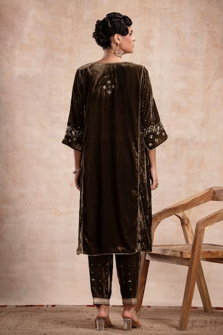 Saahiil Kapoor Antique Brown Velvet Choga Kurta Set 