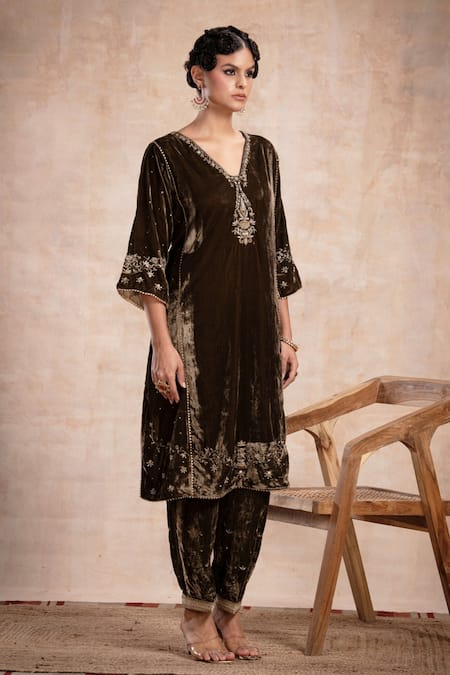 Buy_Saahiil Kapoor_Brown Velvet Embroidery, Zari, Sequins V-neck Antique Choga Kurta Set _Online_at_Aza_Fashions
