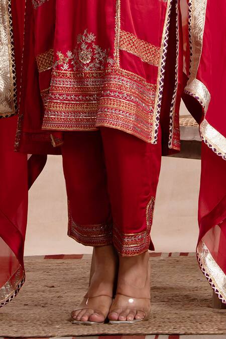 Saahiil Kapoor_Red Modal, Organza Embroidery, Gota Patti Round Neck Aari Kurta Set _Online_at_Aza_Fashions