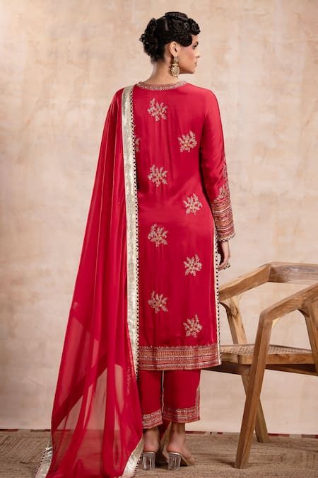 Saahiil Kapoor Red Aari Embroidered Kurta Set 