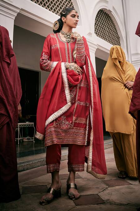Buy_Saahiil Kapoor_Red Modal, Organza Embroidery, Gota Patti Round Neck Aari Kurta Set _Online_at_Aza_Fashions