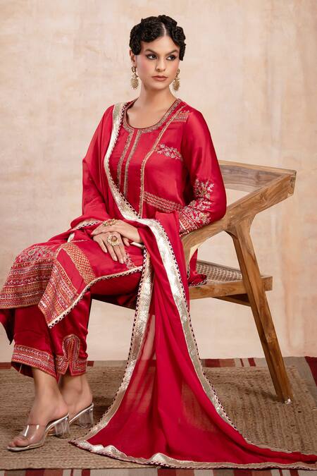 Shop_Saahiil Kapoor_Red Modal, Organza Embroidery, Gota Patti Round Neck Aari Kurta Set _Online_at_Aza_Fashions