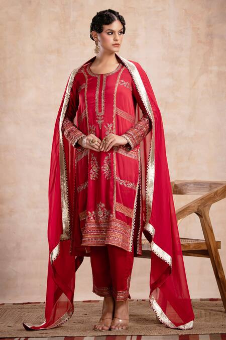 Buy_Saahiil Kapoor_Red Modal, Organza Embroidery, Gota Patti Round Neck Aari Kurta Set 
