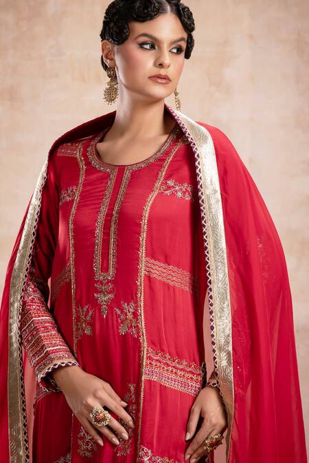Shop_Saahiil Kapoor_Red Modal, Organza Embroidery, Gota Patti Round Neck Aari Kurta Set 
