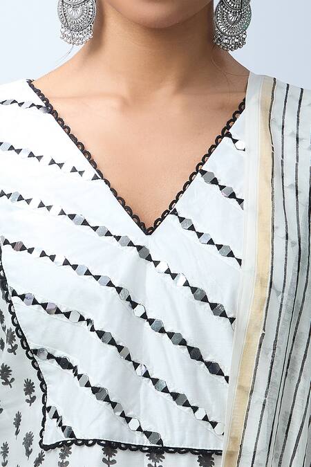 Kalakaari By Sagarika_Off White Cotton, Chanderi Silk Embroidery, Floral Printed Kurta Pant Set _Online_at_Aza_Fashions