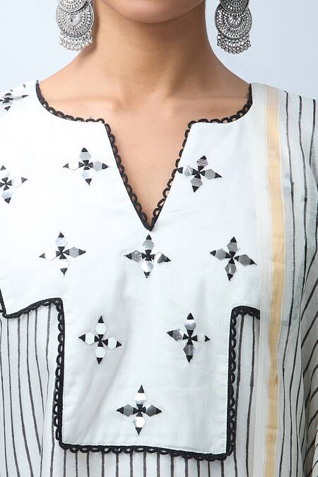 Shop_Kalakaari By Sagarika_Off White Cotton, Chanderi Silk Mirrors, Lace Stripe Handblock Printed Kurta Set _Online_at_Aza_Fashions